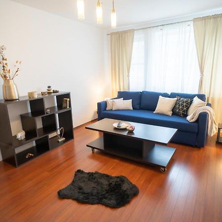 Spacious 2Br Dristor Apartment Bucharest Luaran gambar