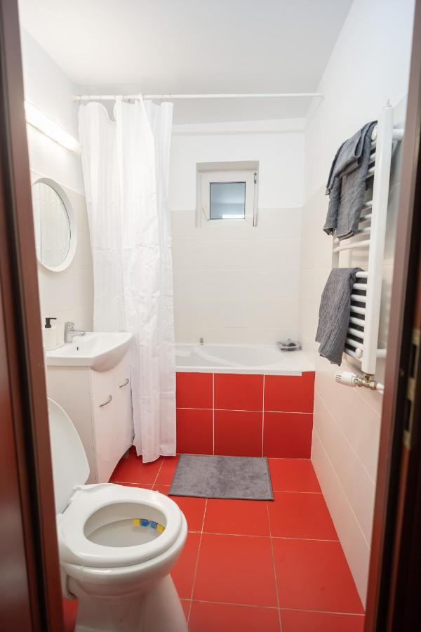Spacious 2Br Dristor Apartment Bucharest Luaran gambar