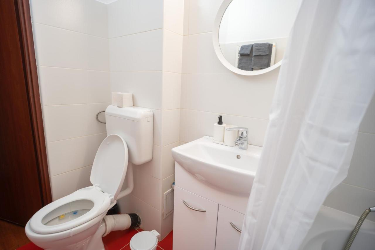 Spacious 2Br Dristor Apartment Bucharest Luaran gambar