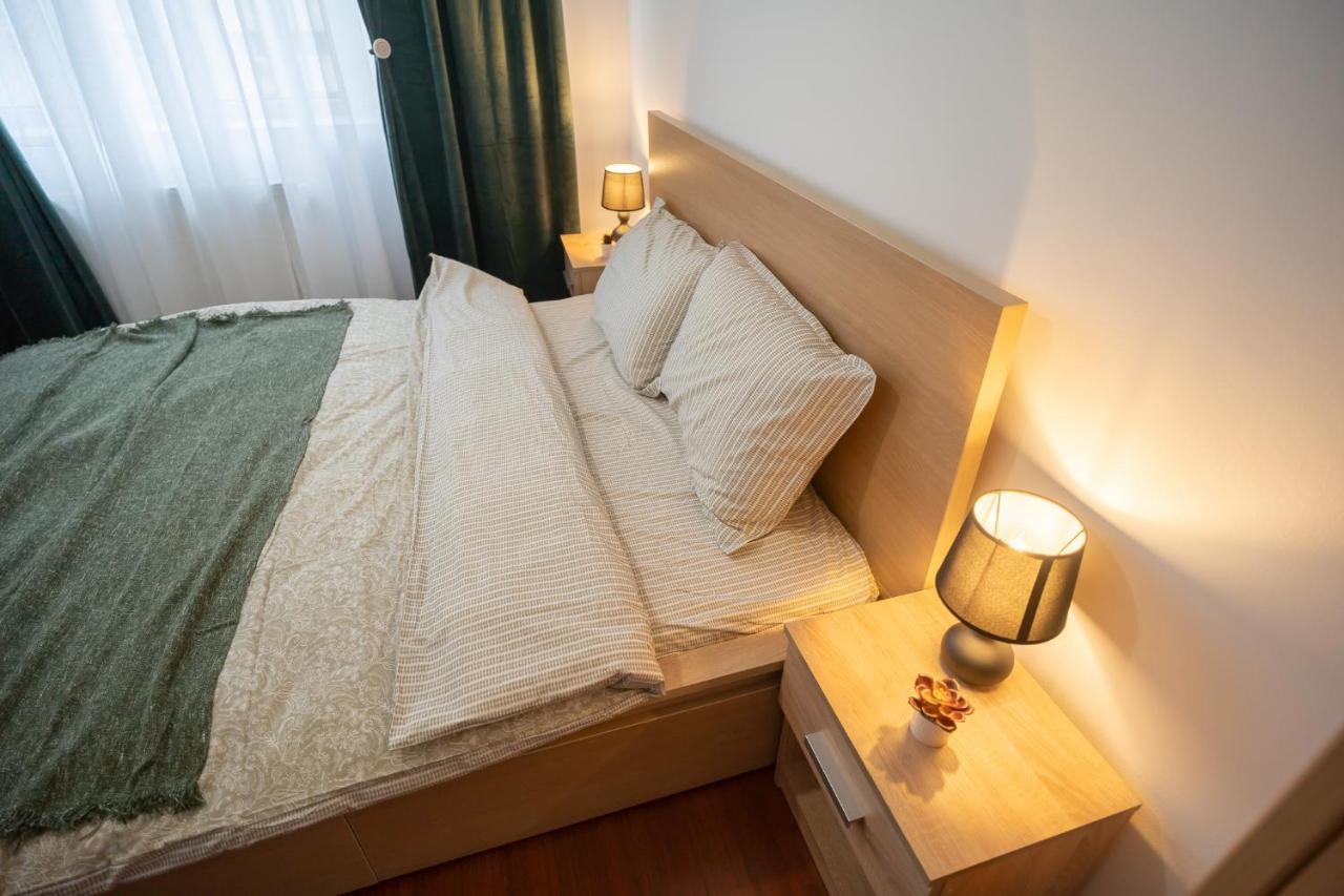 Spacious 2Br Dristor Apartment Bucharest Luaran gambar
