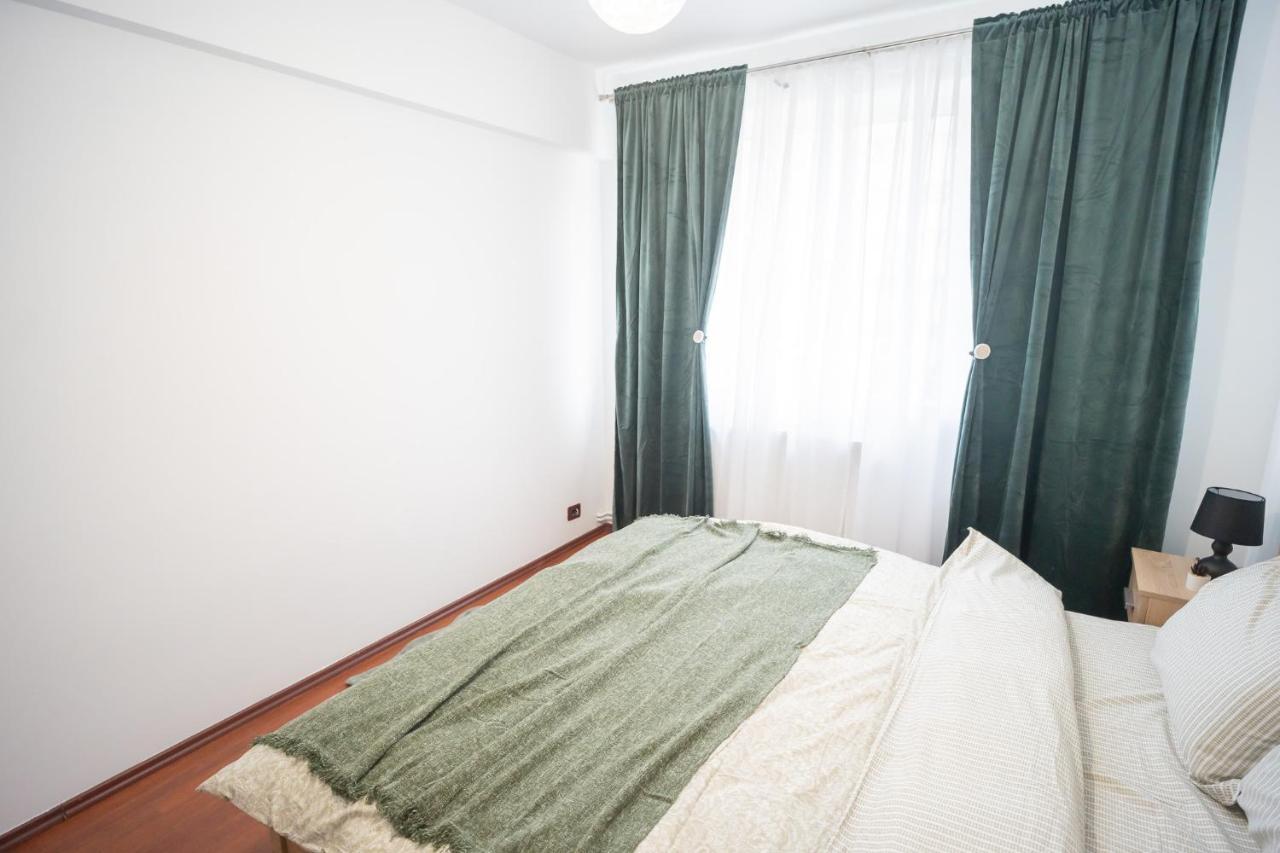 Spacious 2Br Dristor Apartment Bucharest Luaran gambar