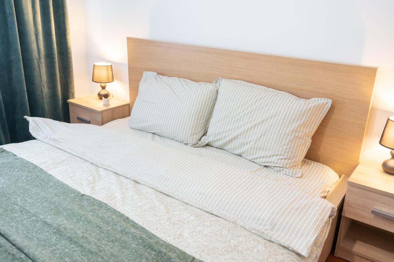 Spacious 2Br Dristor Apartment Bucharest Luaran gambar