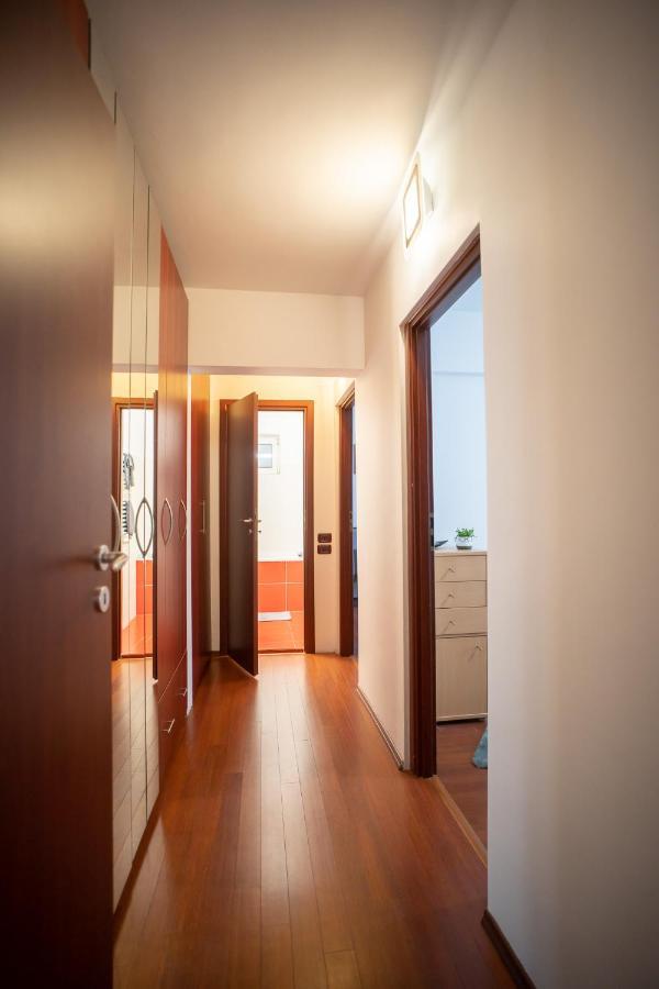 Spacious 2Br Dristor Apartment Bucharest Luaran gambar